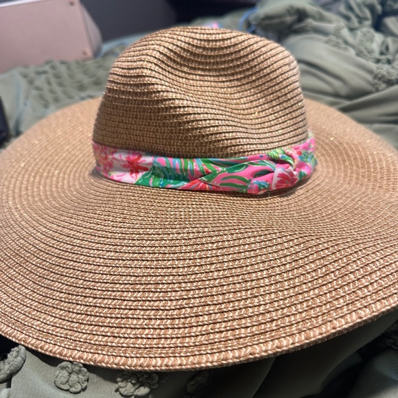 Lilly Pulitzer Beach Hat Journey To The Jungle NWT & Lilly soft crossbody bundle - Picture 2 of 6